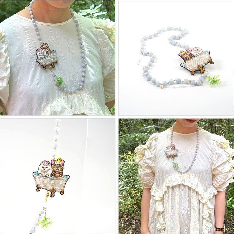 刺繍 ネックレス Bathroom cats  NEK3866 メール便 送料無料 タマオワールド バスタブ ネコ 刺繍 軽い 印象的