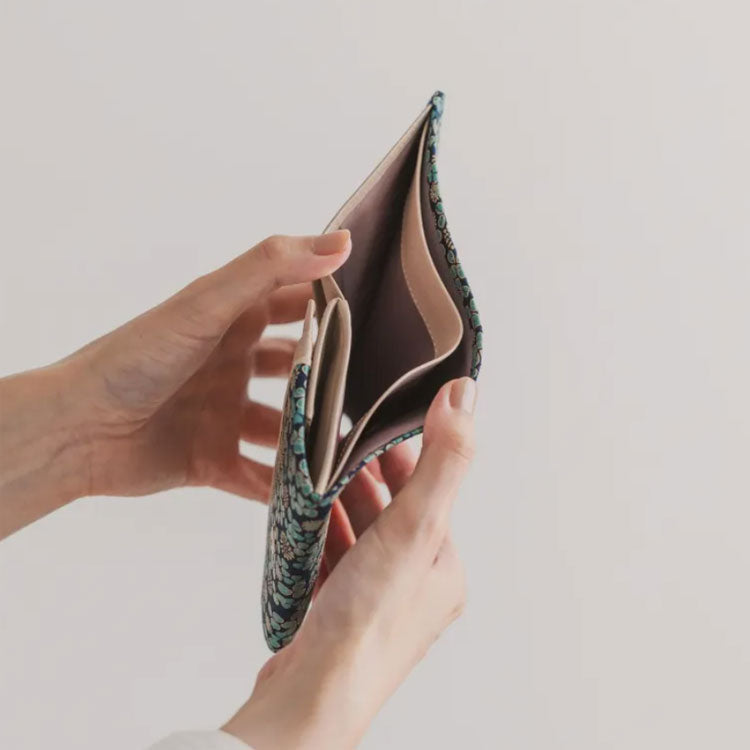 印傳屋 印伝 白詰草 二つ折り財布 7302 送料無料 財布 小銭入れ 三つ葉 四つ葉 花柄 札入れ ギフト レディース